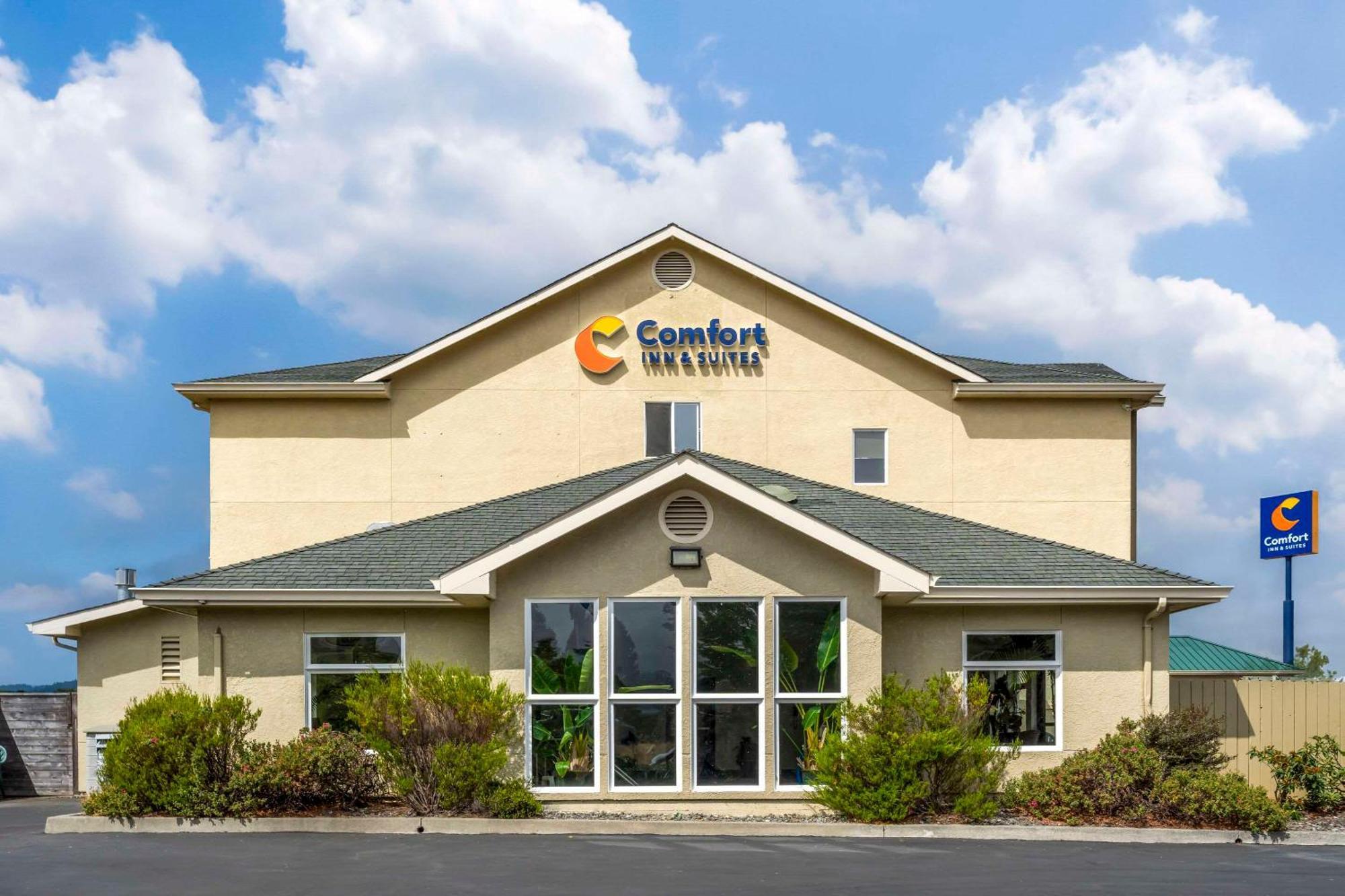 Comfort Inn & Suites Redwood Country Fortuna Exterior photo